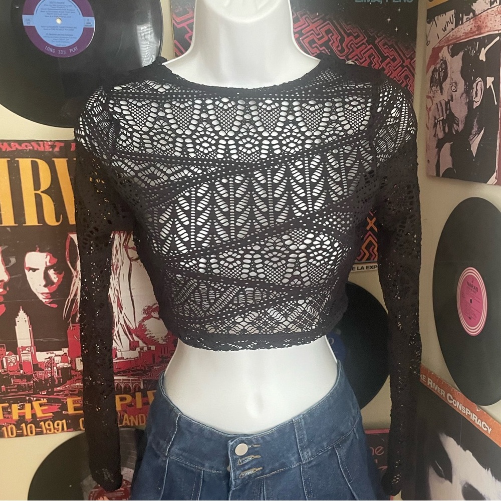XS mesh variety patterned cropped top with long sleeves